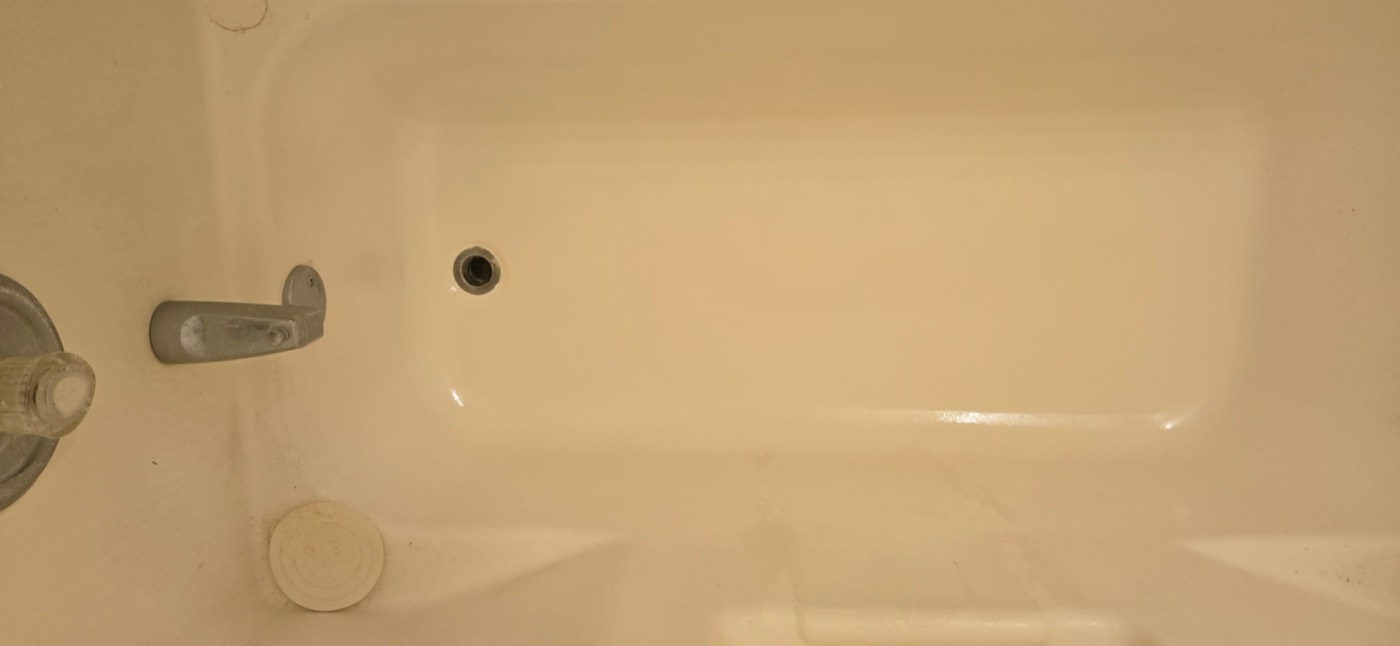 The same bathtub after the hole was repaired and refinished